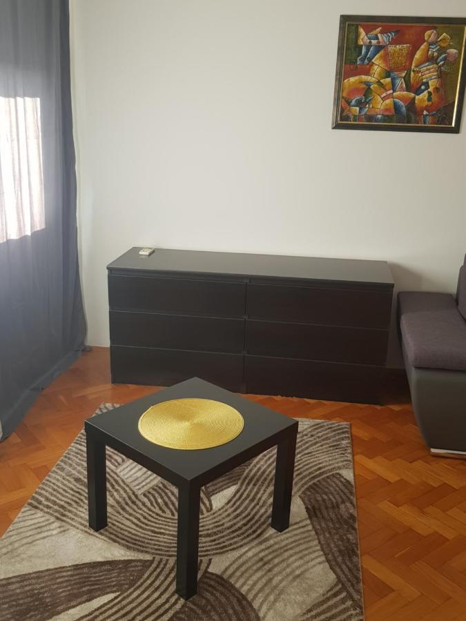Positivo Appartement Zagreb Buitenkant foto