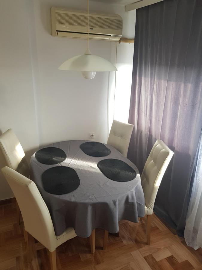 Positivo Appartement Zagreb Buitenkant foto