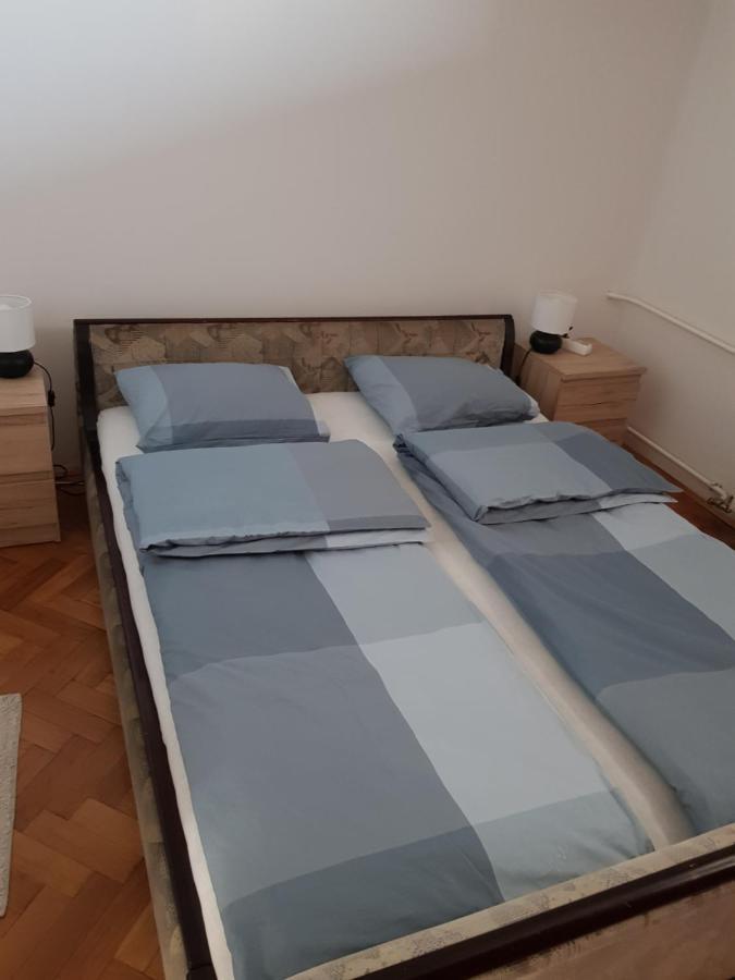 Positivo Appartement Zagreb Buitenkant foto